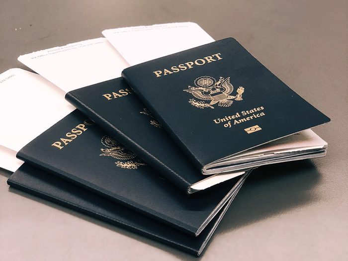 vários passaportes simbolizando viagens a trabalho